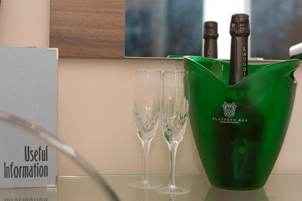 The Bijou Hotel Harrogate Ngoại thất bức ảnh